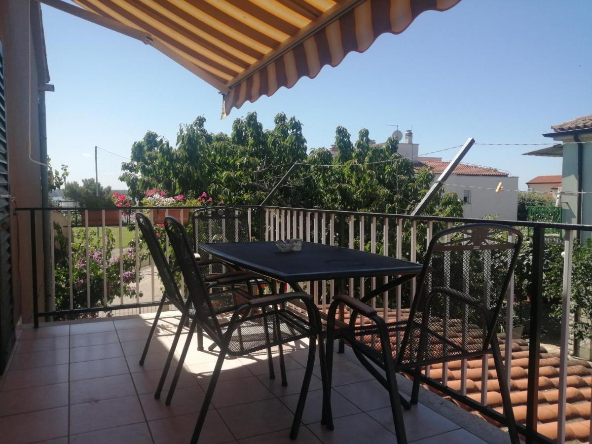 Apartment Vera, 80 M From The Sea Novigrad  Exterior photo